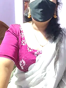 luci-queen online show from September 26, 2025, 6:17 am