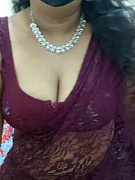 luci-queen online show from June 8, 2026, 9:09 am