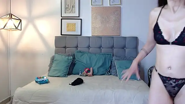  naomi s online show from March 31, 2026, 1:22 pm