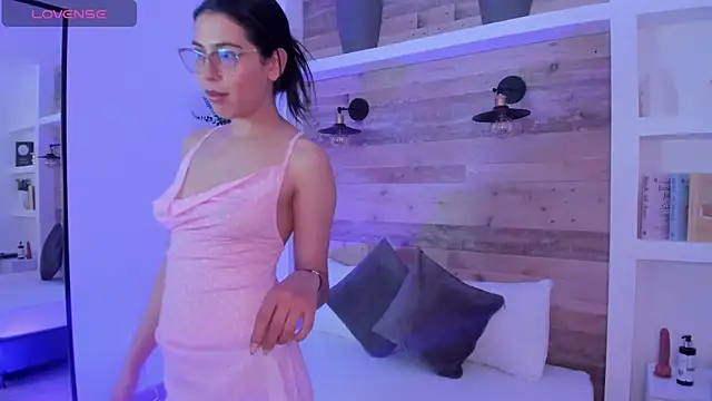 desireee  online show from February 19, 2026, 7:21 pm