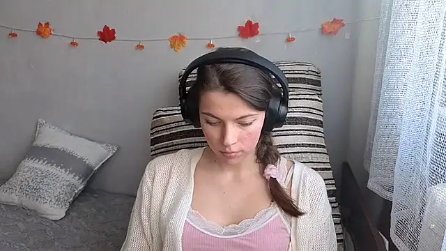 CutieAnny online show from October 30, 2025, 5:42 am