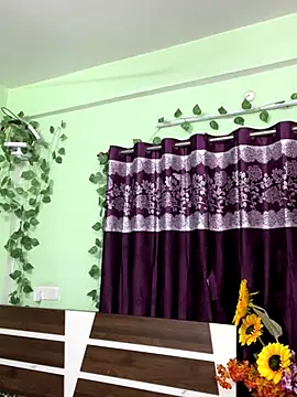 V-Hot-Sweti online show from September 20, 2025, 6:31 pm