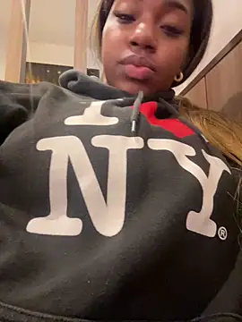 MiaPersie online show from March 13, 2026, 4:24 pm