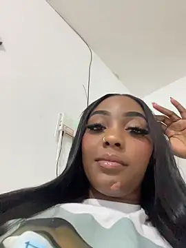 zaracollins01 online show from February 25, 2026, 11:47 pm