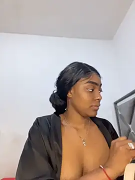 zaracollins01 online show from May 26, 2026, 11:23 pm