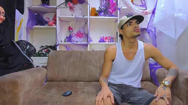 Snapshot of Pleasure_Take chatting on October 24, 2025, 9:33 pm Pleasure Take online show from October 24, 2025, 9:33 pm