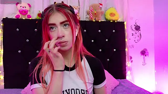 lizz bela1 online show from November 17, 2025, 10:48 pm