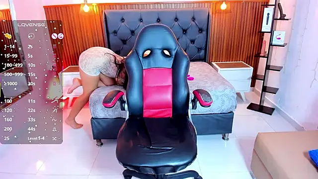 Snapshot of ladymercury1 chatting on January 6, 2026, 7:17 pm ladymercury1 online show from January 6, 2026, 7:17 pm