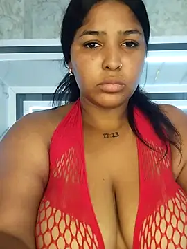JuliethaVillalobos online show from September 26, 2025, 11:09 pm