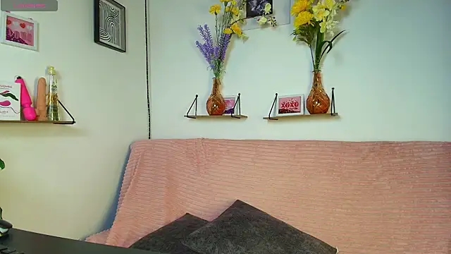 emycarver09 online show from September 24, 2025, 11:57 am