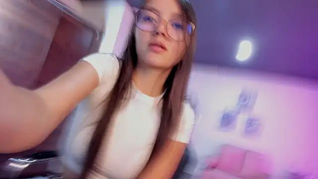 bella fox 1 online show from April 11, 2026, 2:21 pm