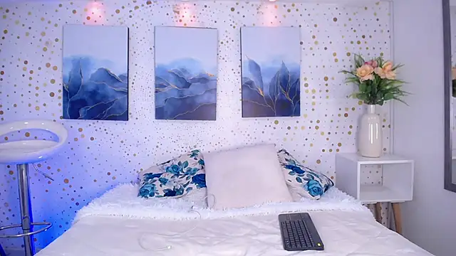 Emily Vaughan online show from November 12, 2025, 3:29 am