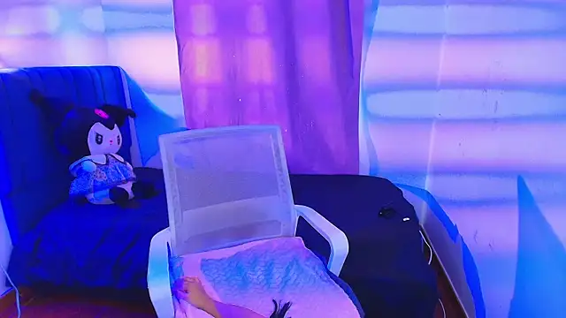 Snapshot of luna-cute chatting on September 24, 2025, 4:21 pm luna-cute online show from September 24, 2025, 4:21 pm