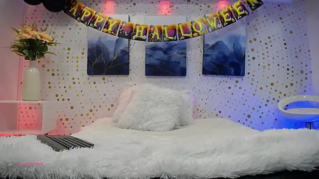 ArianaSantana online show from October 10, 2025, 12:48 pm