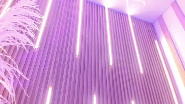 ArianaSantana online show from December 15, 2025, 1:04 pm