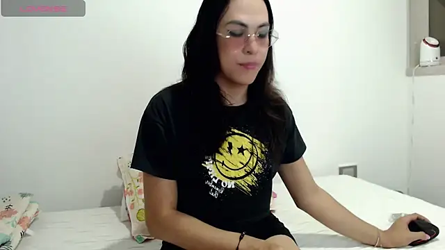 missblu online show from April 10, 2026, 2:28 am