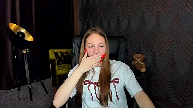 MilaAddams online show from July 7, 2026, 6:47 am