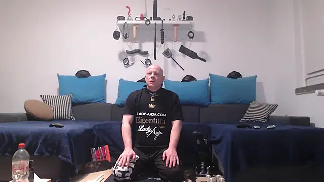 Sklave-Sille online show from February 9, 2026, 6:23 pm