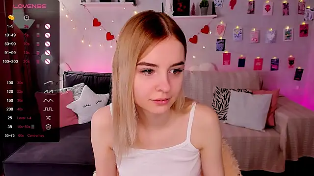 LillianShine online show from February 18, 2026, 2:29 am