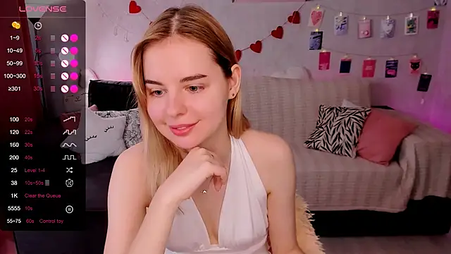 LillianShine online show from July 5, 2026, 4:19 am