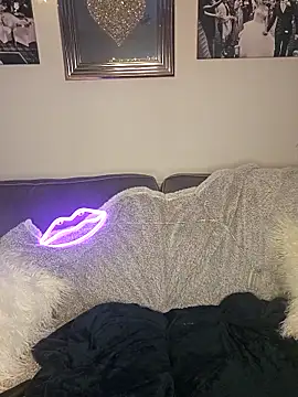 DeliciousDeeX online show from February 2, 2026, 12:59 pm