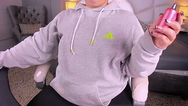 Miss Francheska online show from February 3, 2026, 11:48 am