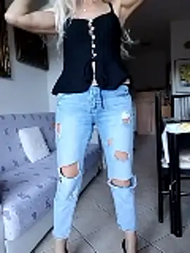  sexyBLONDE46  online show from November 5, 2025, 2:50 pm