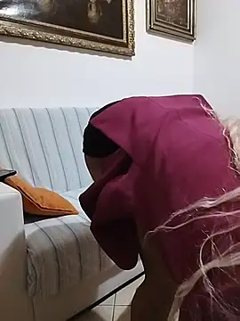  sexyBLONDE46  online show from April 2, 2026, 12:41 am