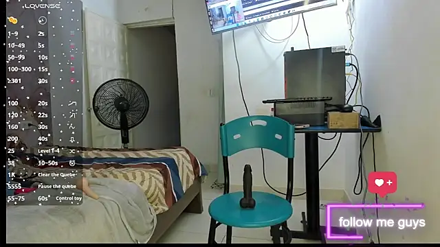 Snapshot of lunna_noir chatting on November 22, 2025, 7:46 pm lunna noir online show from November 22, 2025, 7:46 pm