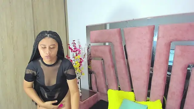 MaraKarly online show from November 23, 2025, 6:41 pm