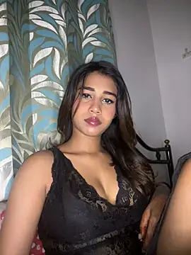 STRIP GLOW online show from January 8, 2026, 11:07 pm