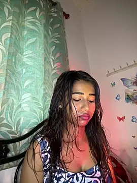 STRIP GLOW online show from April 10, 2026, 12:54 pm