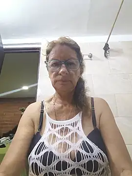 Snapshot of MaryLunne chatting on May 21, 2026, 11:34 pm MaryLunne online show from May 21, 2026, 11:34 pm