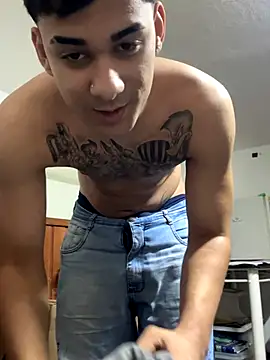 Snapshot of condenovin chatting on September 24, 2025, 4:54 pm condenovin online show from September 24, 2025, 4:54 pm