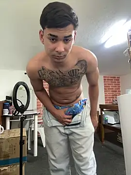 Snapshot of condenovin chatting on October 16, 2025, 6:20 pm condenovin online show from October 16, 2025, 6:20 pm