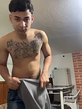 Snapshot of condenovin chatting on November 8, 2025, 12:38 pm condenovin online show from November 8, 2025, 12:38 pm