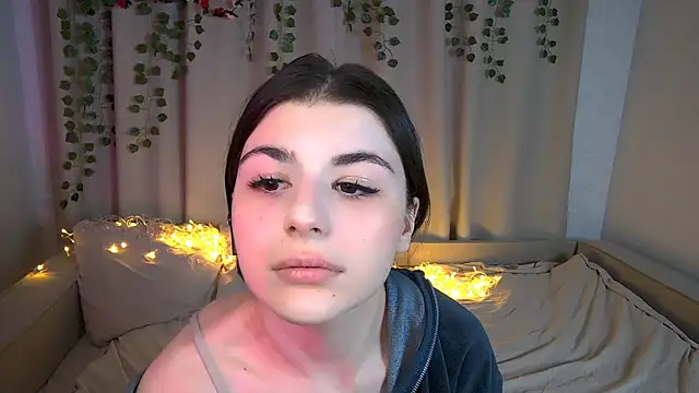 pyro flerrr online show from September 19, 2025, 6:52 pm