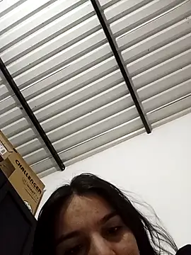 chloe 90 online show from November 27, 2025, 11:18 pm