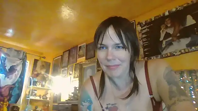 Snapshot of pinkmoonboots chatting on September 14, 2025, 7:02 pm pinkmoonboots online show from September 14, 2025, 7:02 pm