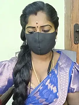 Snapshot of tamilammukuttyy chatting on June 25, 2026, 5:28 pm tamilammukuttyy online show from June 25, 2026, 5:28 pm