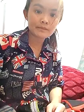 xinhxinhcute online show from November 10, 2025, 4:55 am