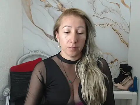 swetchrystal online show from September 26, 2025, 9:30 pm