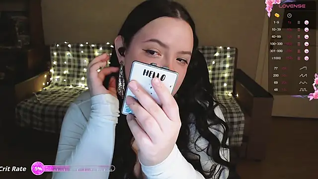 EmillyBones online show from November 2, 2025, 4:42 pm