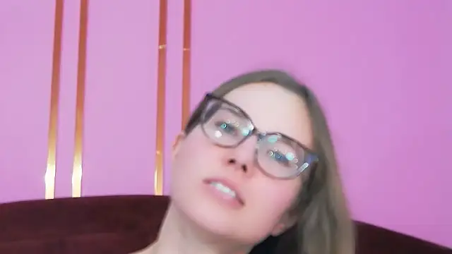 JessieJuss online show from November 8, 2025, 3:45 pm