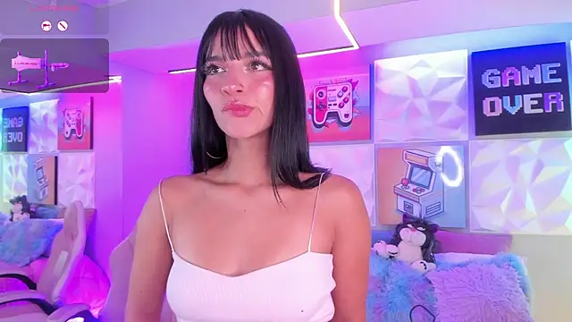 LindaWz  online show from November 15, 2025, 4:21 am