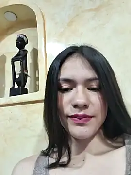 CHARLOTTE  05 online show from October 2, 2025, 1:07 pm