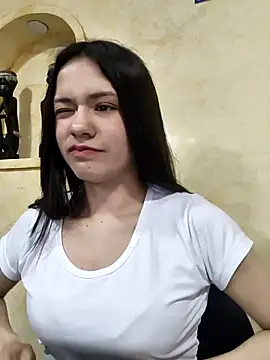 CHARLOTTE  05 online show from October 4, 2025, 1:31 pm