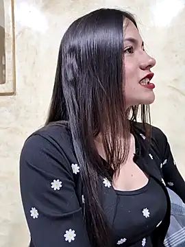 CHARLOTTE  05 online show from October 25, 2025, 1:51 pm