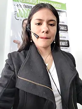 CHARLOTTE  05 online show from November 20, 2025, 12:38 pm