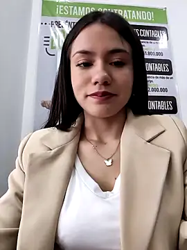 CHARLOTTE  05 online show from December 5, 2025, 12:14 pm